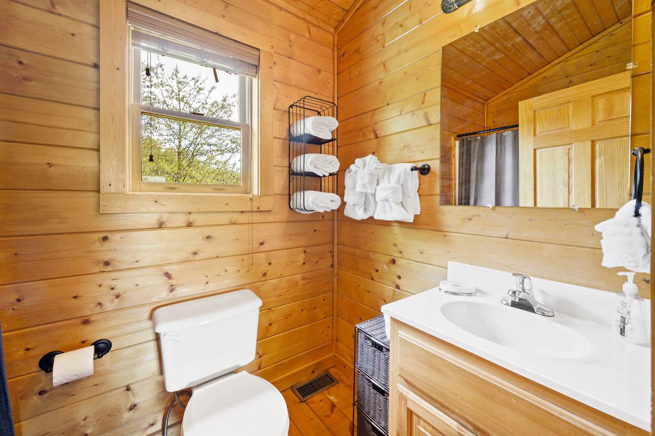 Full Bathroom Full Bathroom