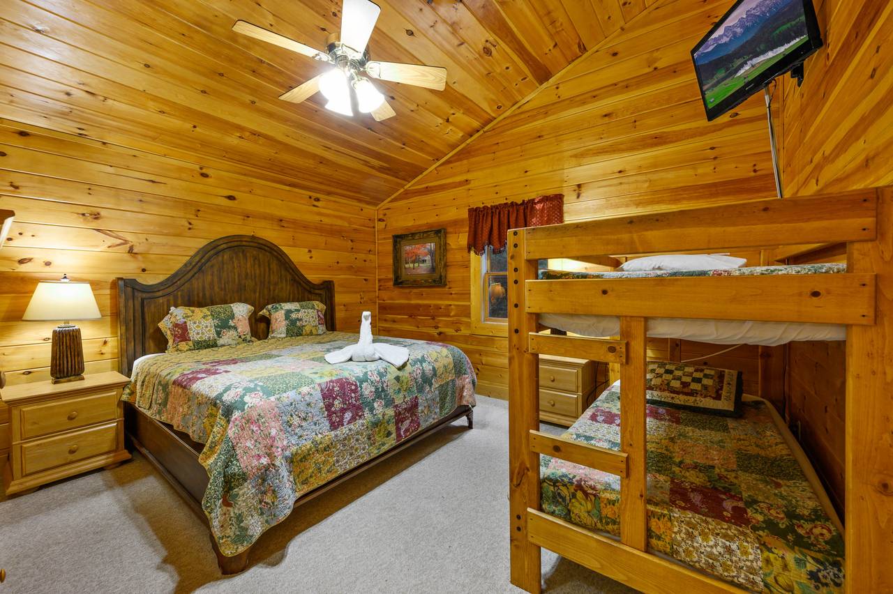 King Bedroom 3 with Bunk King Bedroom 3 with Bunk