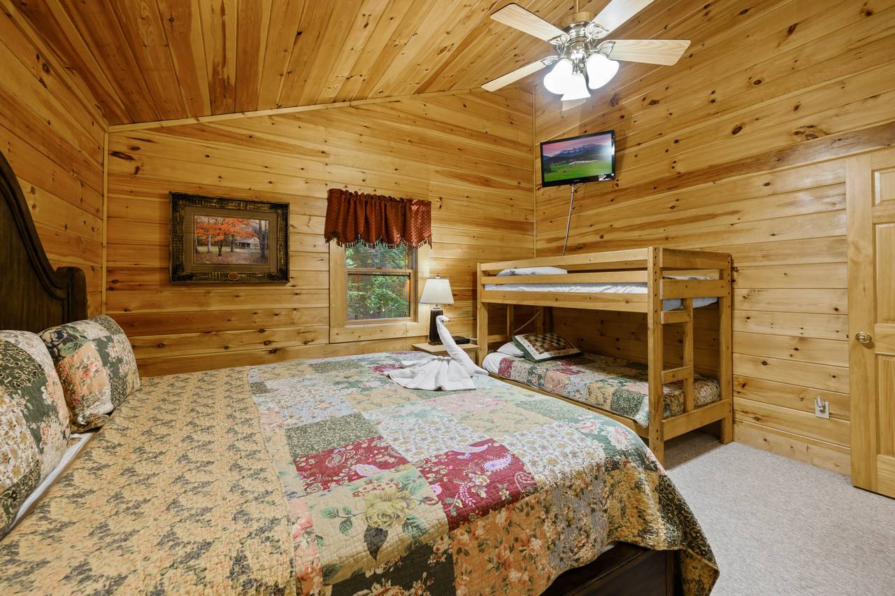 King Bedroom 3 with Bunk King Bedroom 3 with Bunk