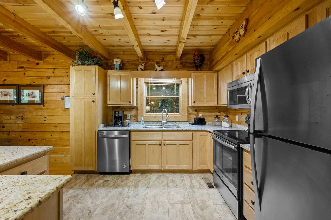 Large Space for Preparing Meals Large Space for Preparing Meals