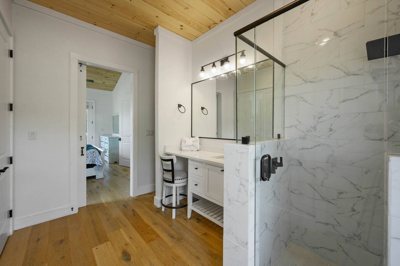 Walk-In Shower Walk-In Shower