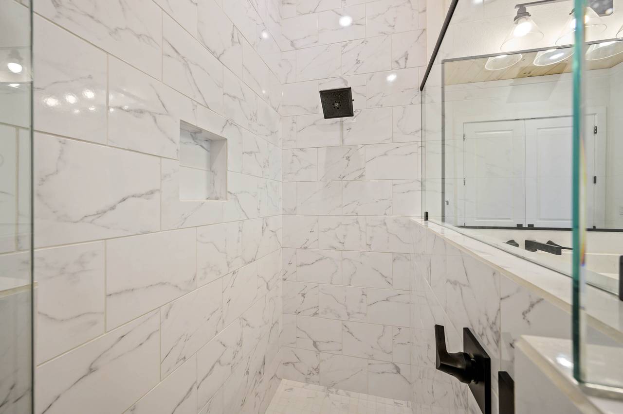 Walk-In Shower Walk-In Shower