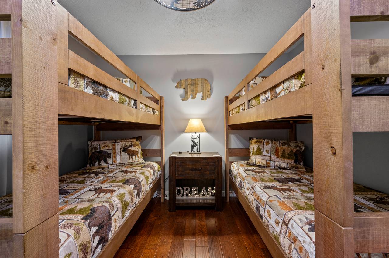Bed 2: Upper level, 2 twin bunk beds, and TV Bed 2: Upper level, 2 twin bunk beds, and TV