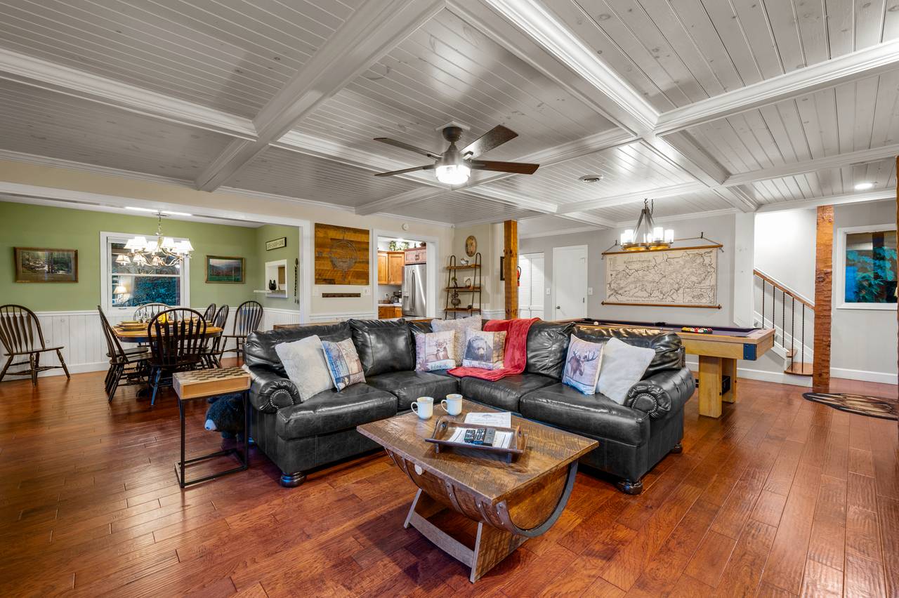 Living room with TV, fireplace, and comfy seating! Living room with TV, fireplace, and comfy seating!