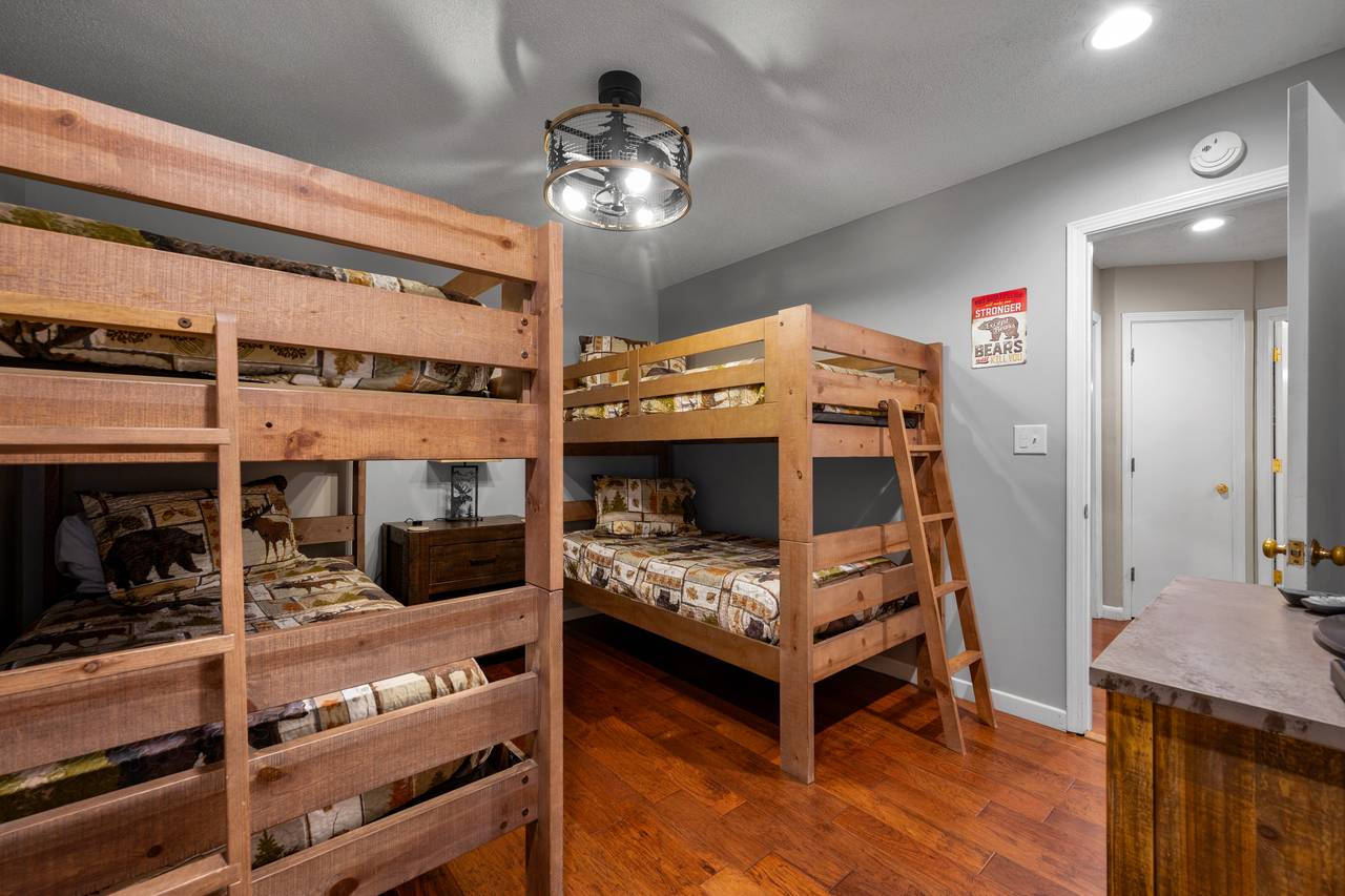 Bed 2: Upper level, 2 twin bunk beds, and TV Bed 2: Upper level, 2 twin bunk beds, and TV