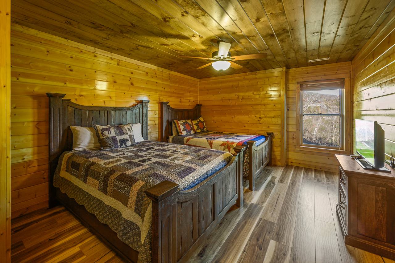 1 queen bed and Queen Sofa Bed 1 queen bed and Queen Sofa Bed