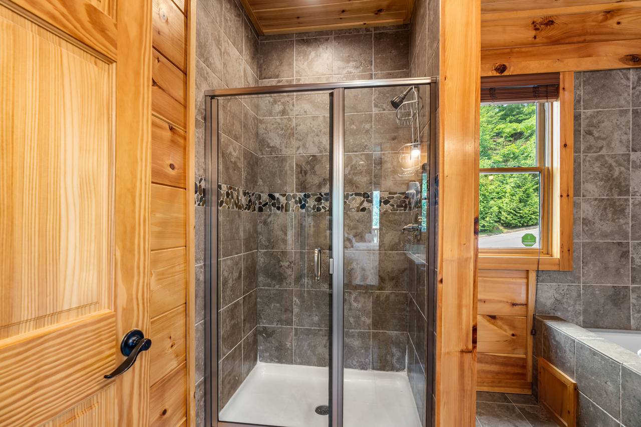 Ensuite bath with jetted tub & walk-in shower Ensuite bath with jetted tub & walk-in shower