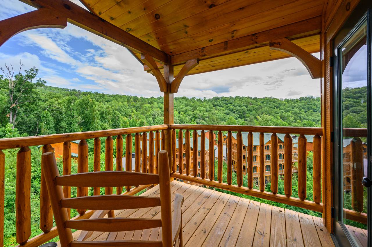 Soak in mountain views from multiple outdoor sitting areas Soak in mountain views from multiple outdoor sitting areas