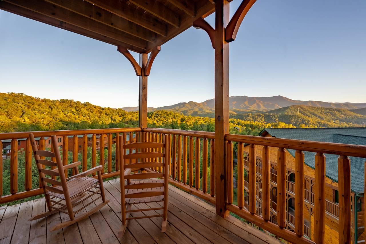 Soak in mountain views from multiple outdoor sitting areas Soak in mountain views from multiple outdoor sitting areas