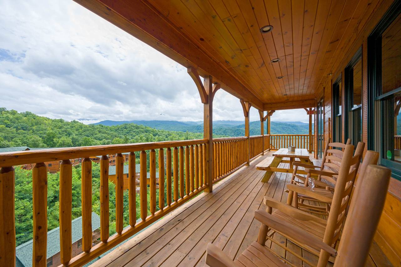 Soak in mountain views from multiple outdoor sitting areas Soak in mountain views from multiple outdoor sitting areas