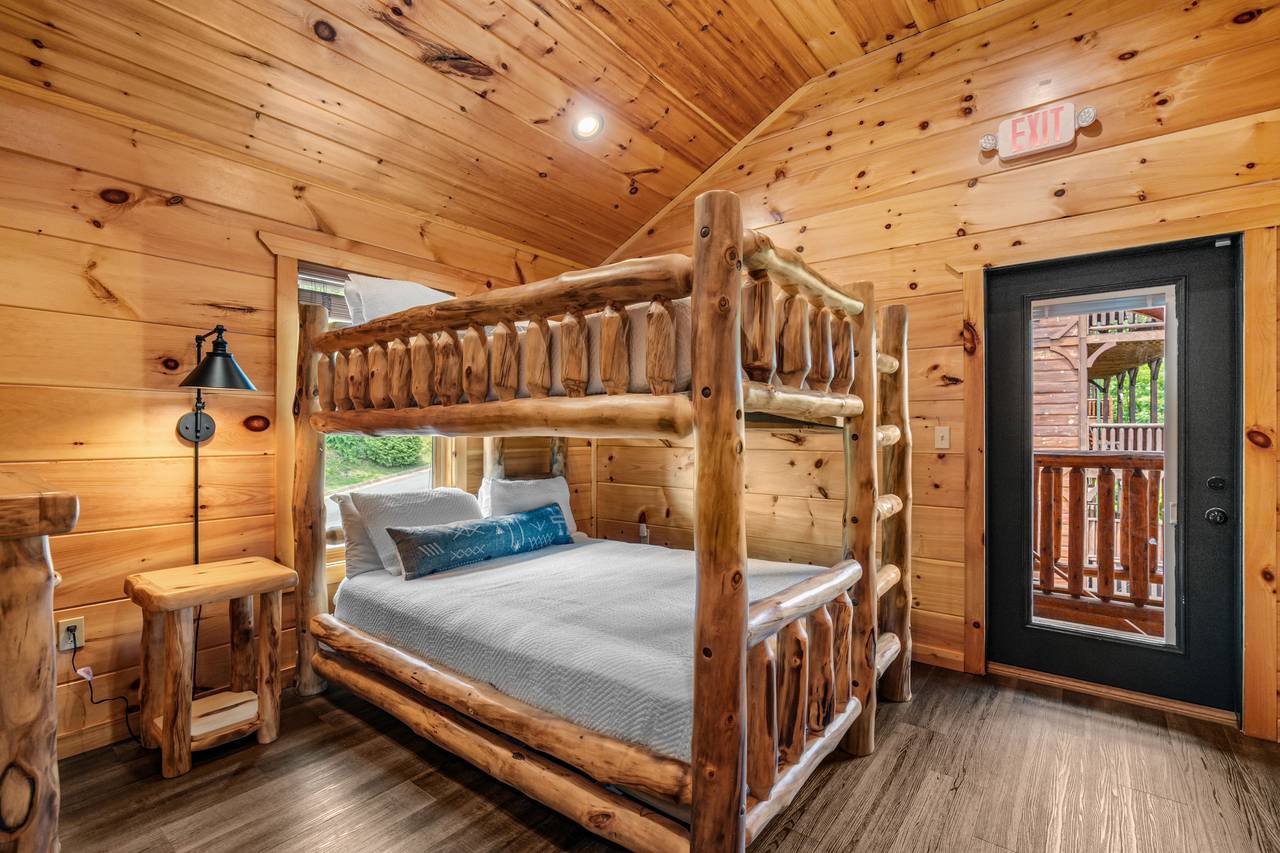 Queen bunk bedroom with attached Jack-n-Jill bath Queen bunk bedroom with attached Jack-n-Jill bath