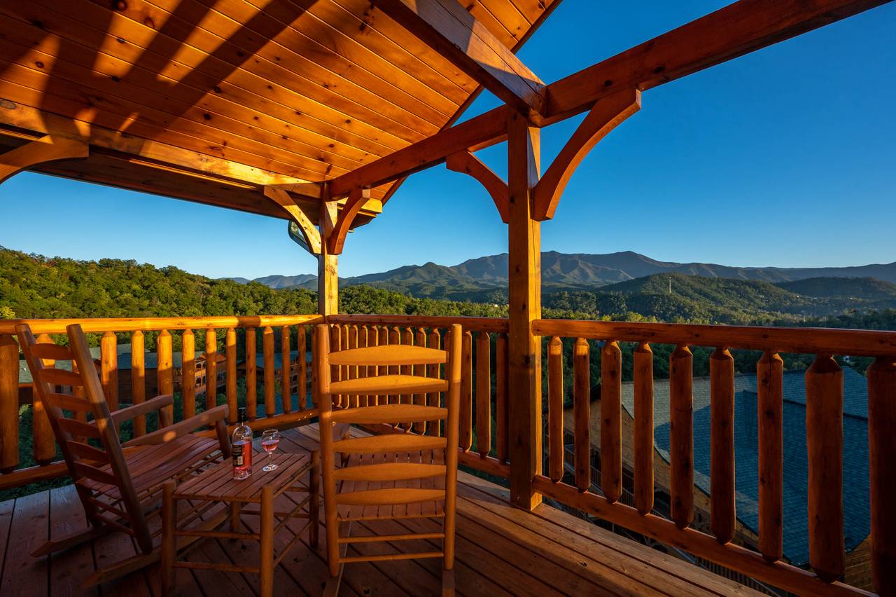 Soak in mountain views from multiple outdoor sitting areas Soak in mountain views from multiple outdoor sitting areas