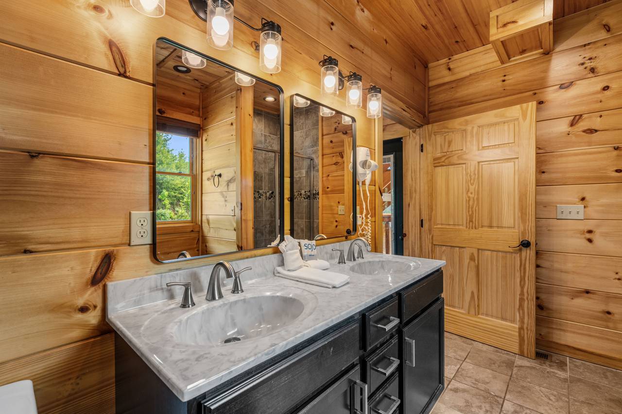 Double vanity bath for extra space & convenience Double vanity bath for extra space & convenience