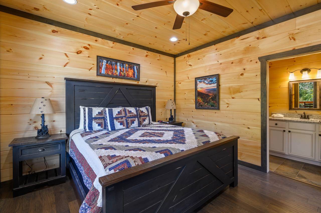 Main Level King Bedroom with Ensuite Full Bathroom Main Level King Bedroom with Ensuite Full Bathroom