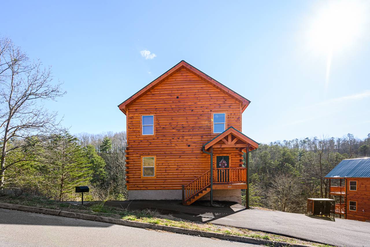 <span class="name">Exterior</span> <span class="name">Exterior</span>
