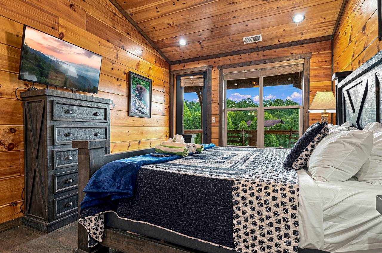 Second upper-level king suite with a private bathroom Second upper-level king suite with a private bathroom