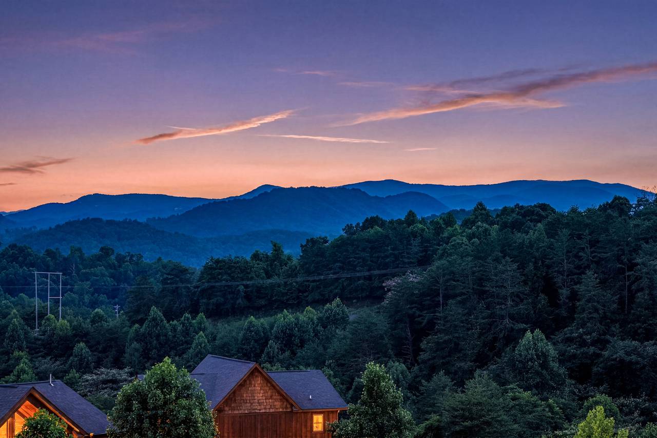 Enjoy Smoky Mountain views from the private decks Enjoy Smoky Mountain views from the private decks