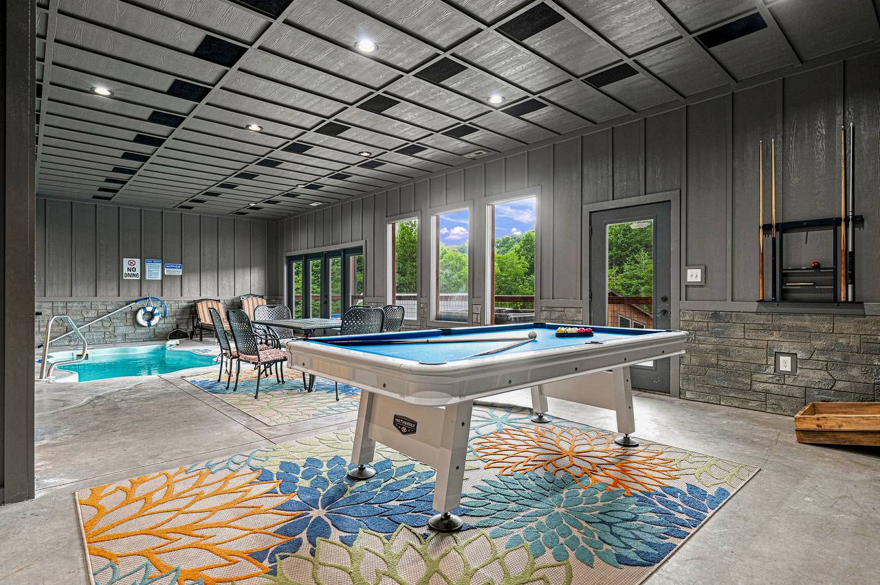 TV and seating area make pool time even more relaxing. TV and seating area make pool time even more relaxing.