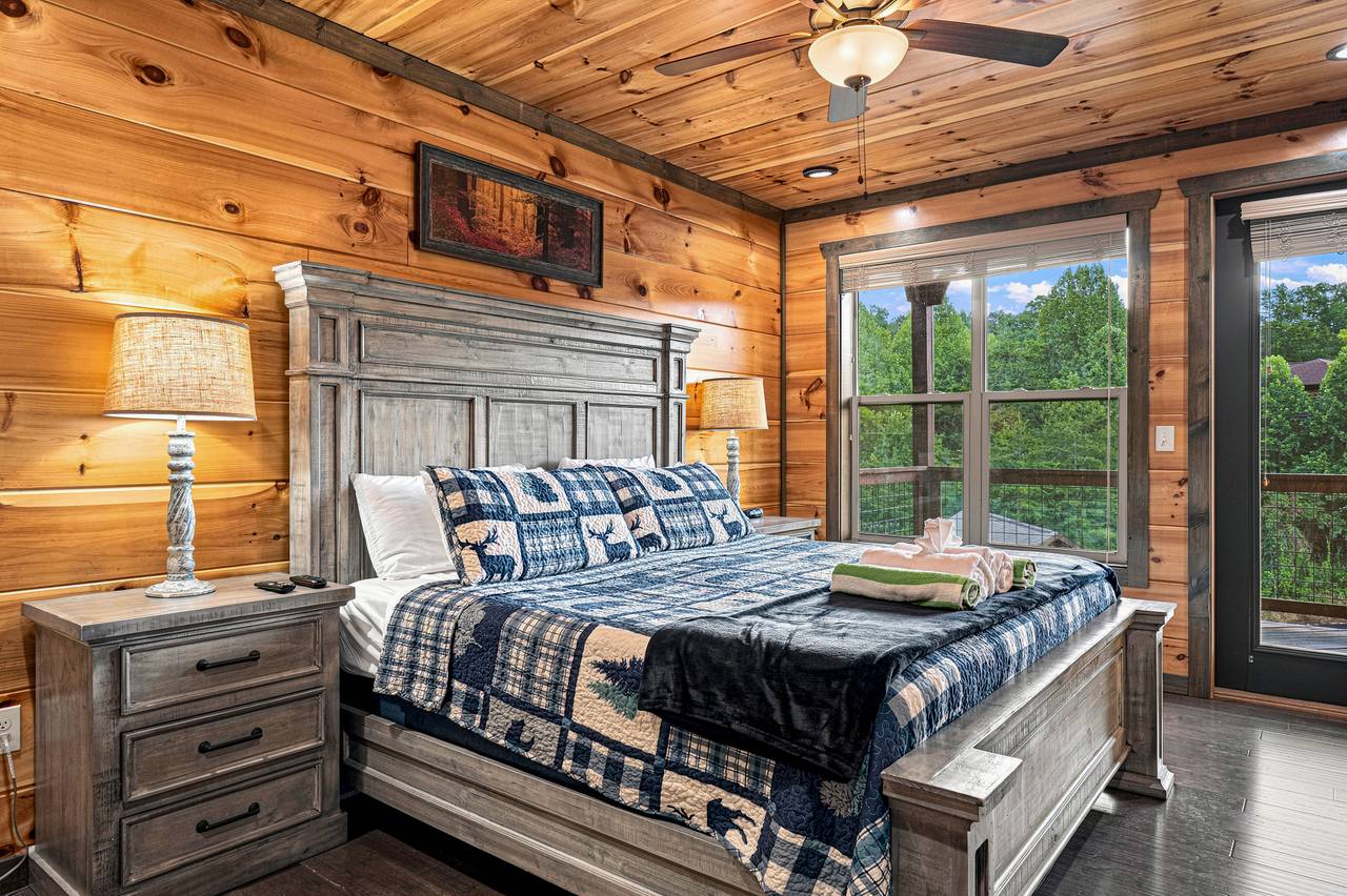 rivate main-level retreat with convenient zero-step access. rivate main-level retreat with convenient zero-step access.