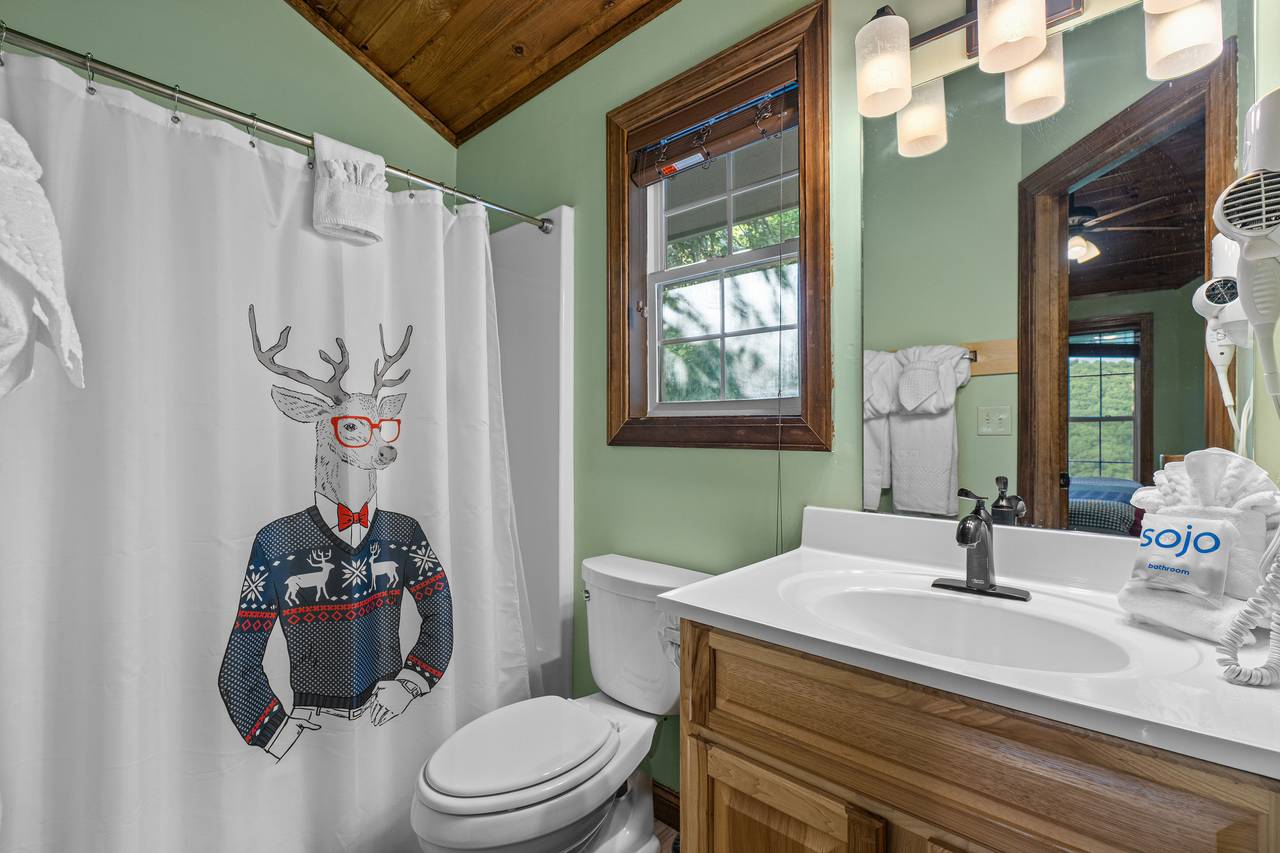 Full bath w/ tub-shower combo in each bedroom Full bath w/ tub-shower combo in each bedroom