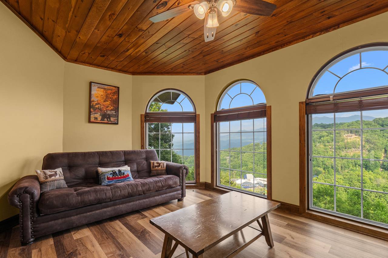 Second living area w/ scenic views and smart TV Second living area w/ scenic views and smart TV