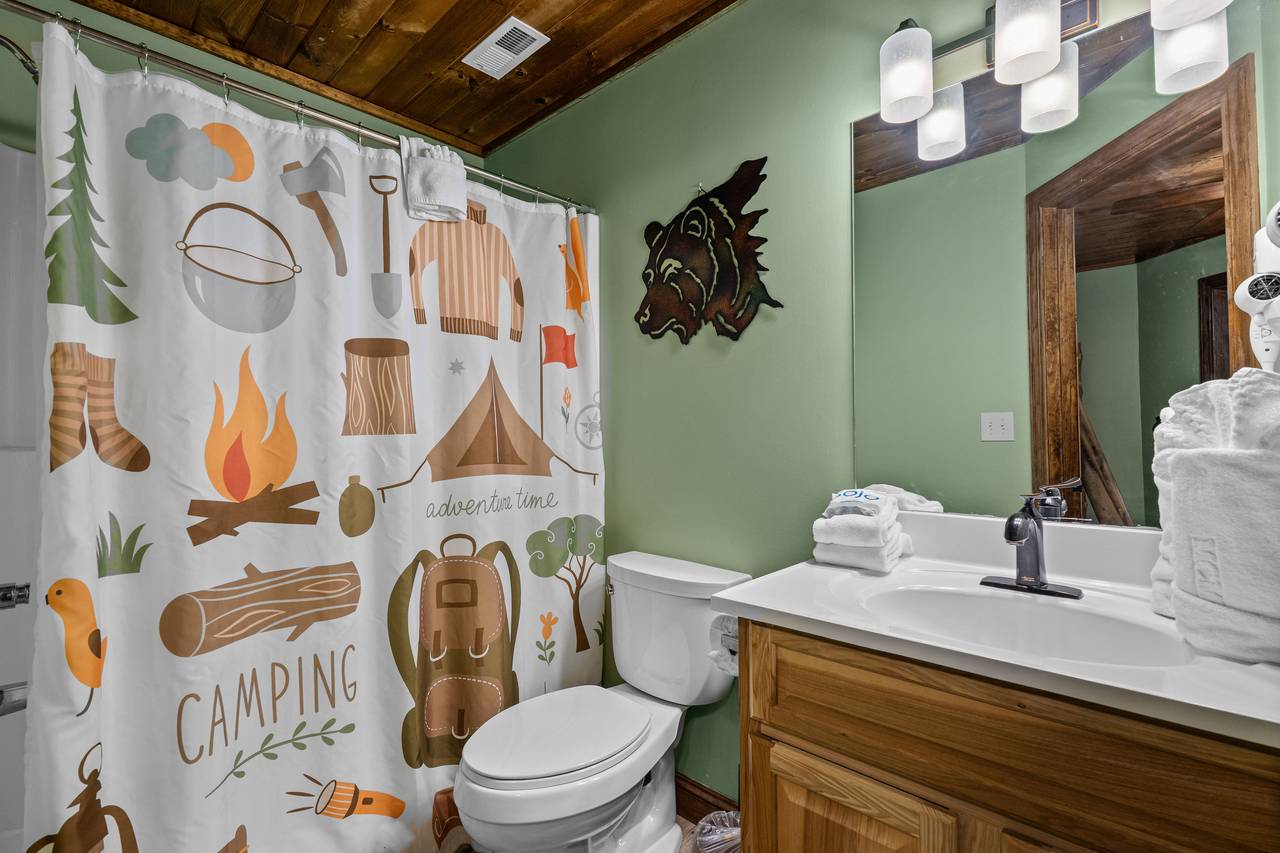 Full bath w/ tub-shower combo in each bedroom Full bath w/ tub-shower combo in each bedroom