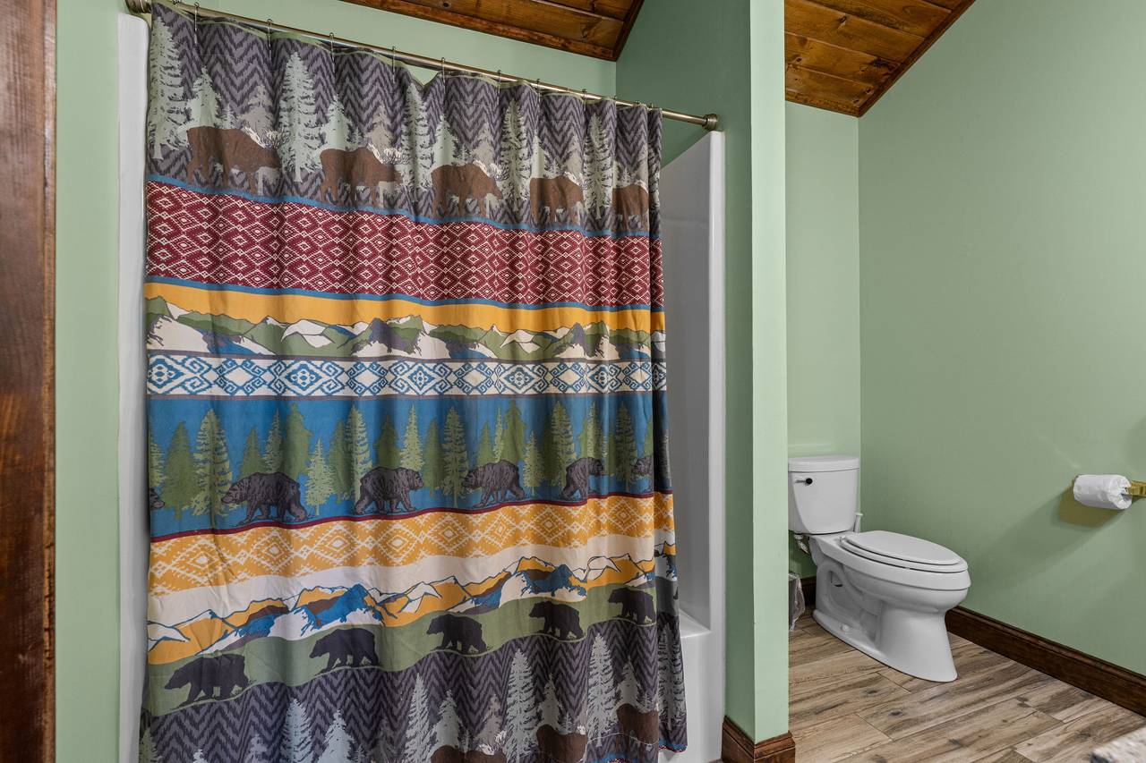 Full bath w/ tub-shower combo in each bedroom Full bath w/ tub-shower combo in each bedroom