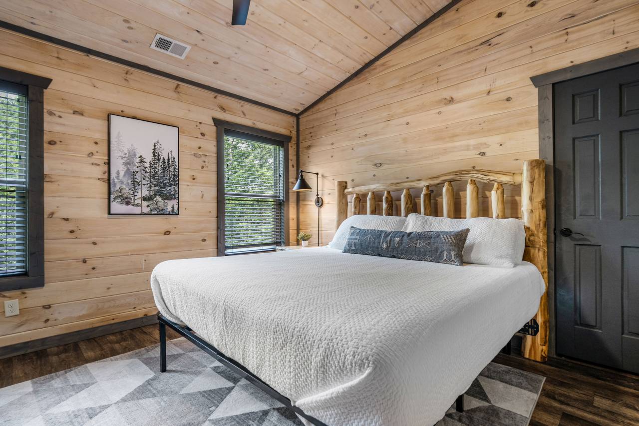 Queen Bedroom with Private Vanity & HDTV Queen Bedroom with Private Vanity & HDTV