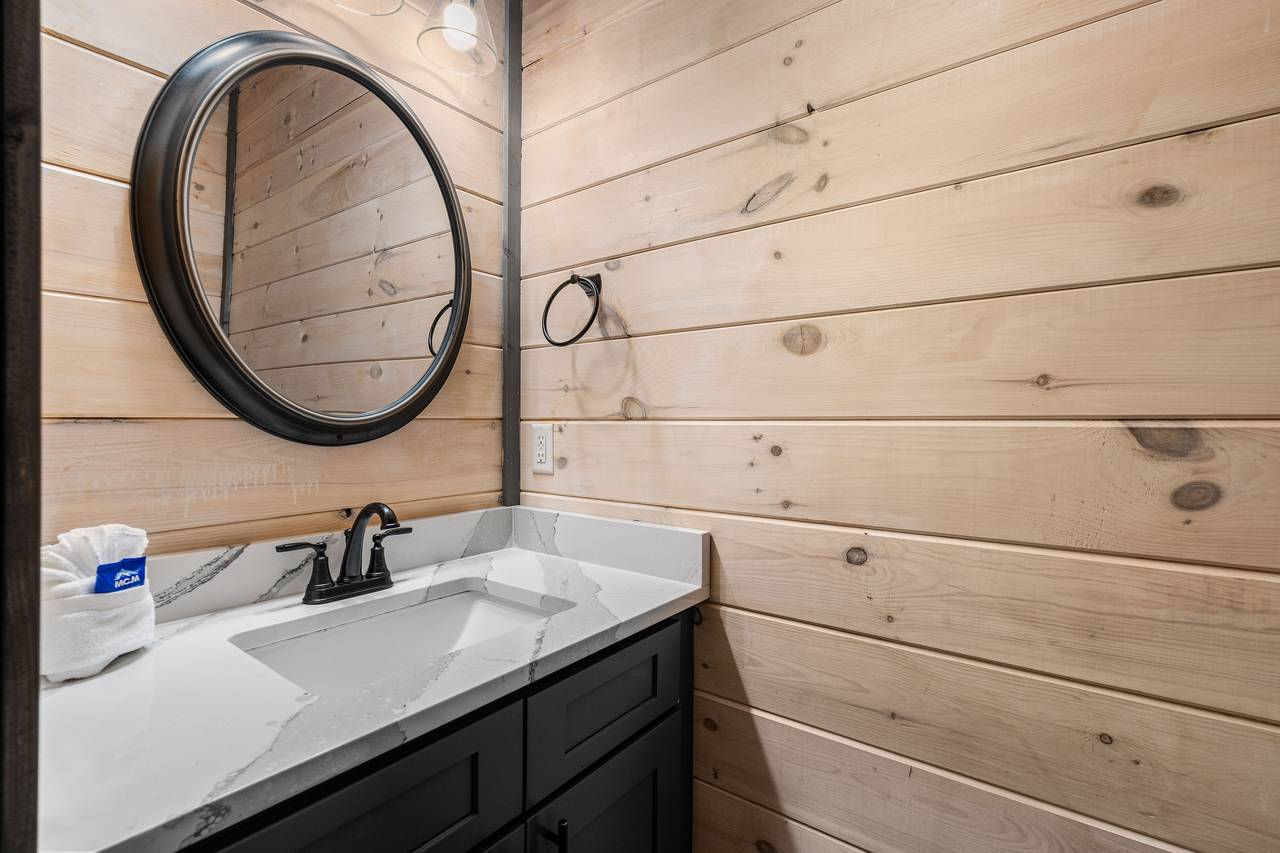 Queen Bedroom with Private Vanity & HDTV Queen Bedroom with Private Vanity & HDTV