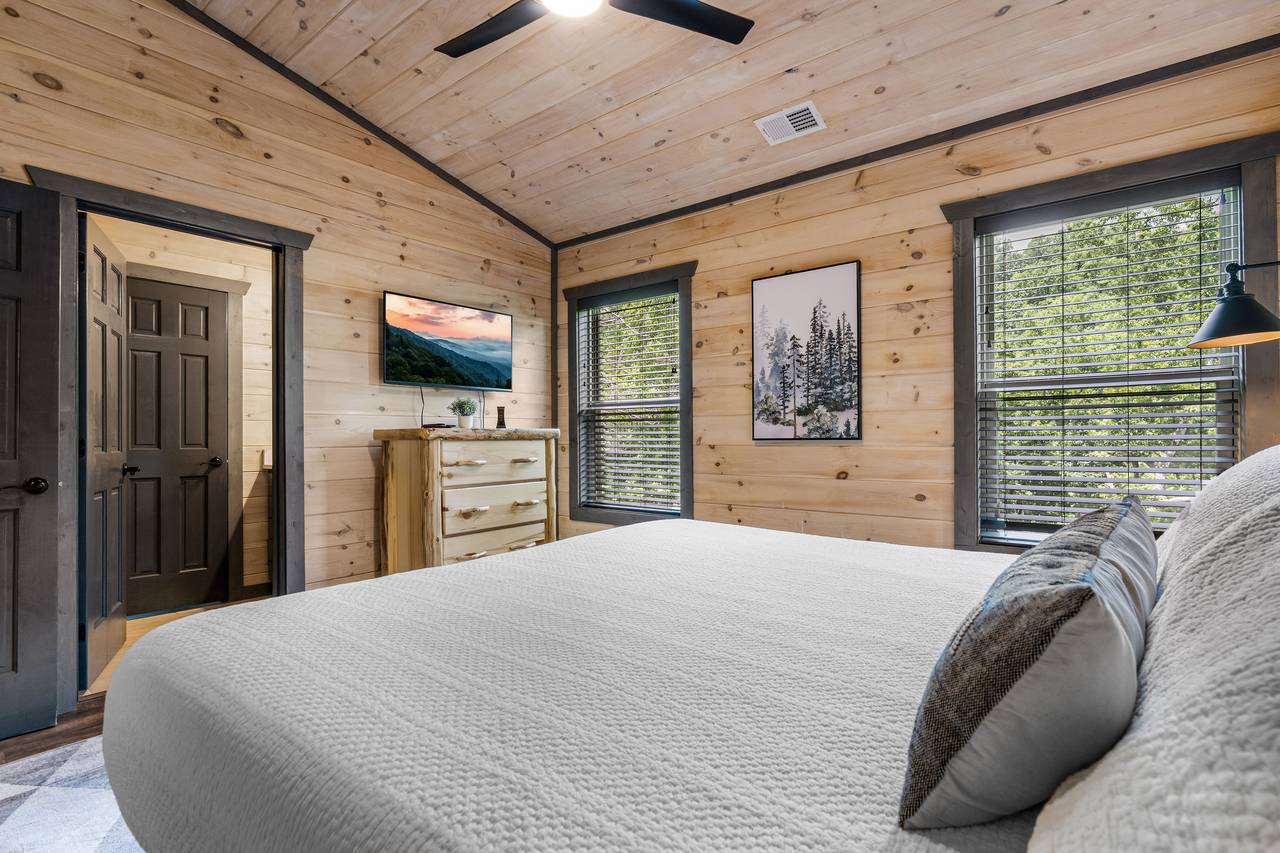 Queen Bedroom with Private Vanity & HDTV Queen Bedroom with Private Vanity & HDTV