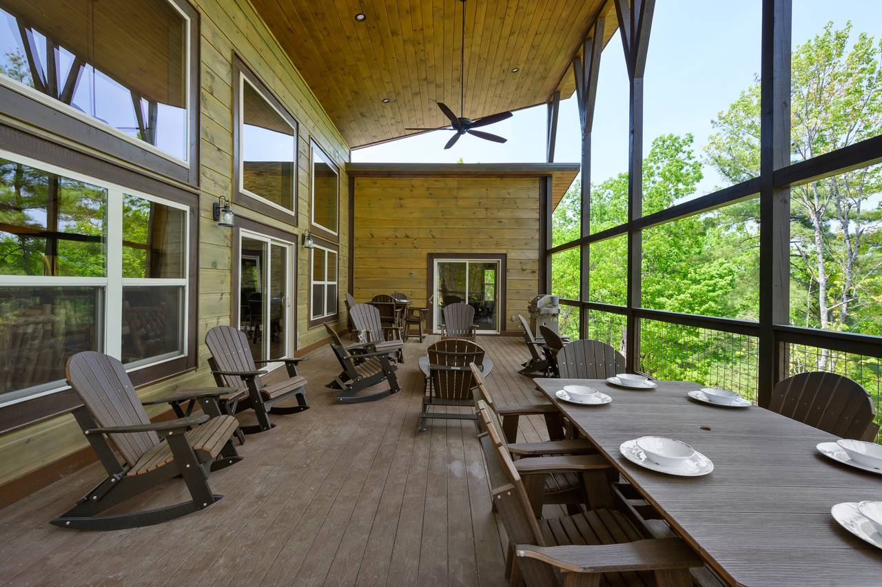Covered Deck with Outdoor Dining Covered Deck with Outdoor Dining