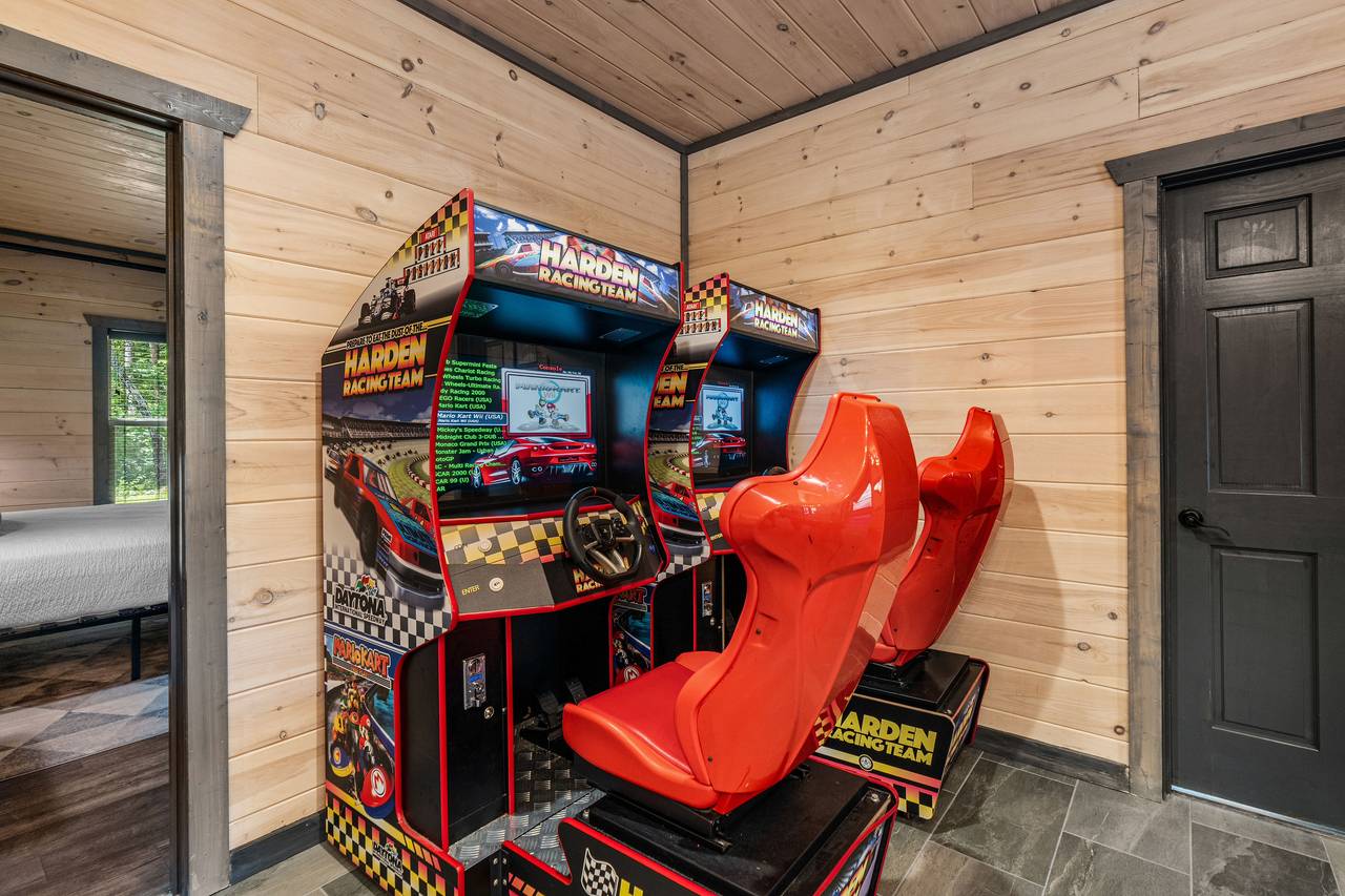 Golden Tee, Multi-Cade & Virtual Pinball Fun Golden Tee, Multi-Cade & Virtual Pinball Fun