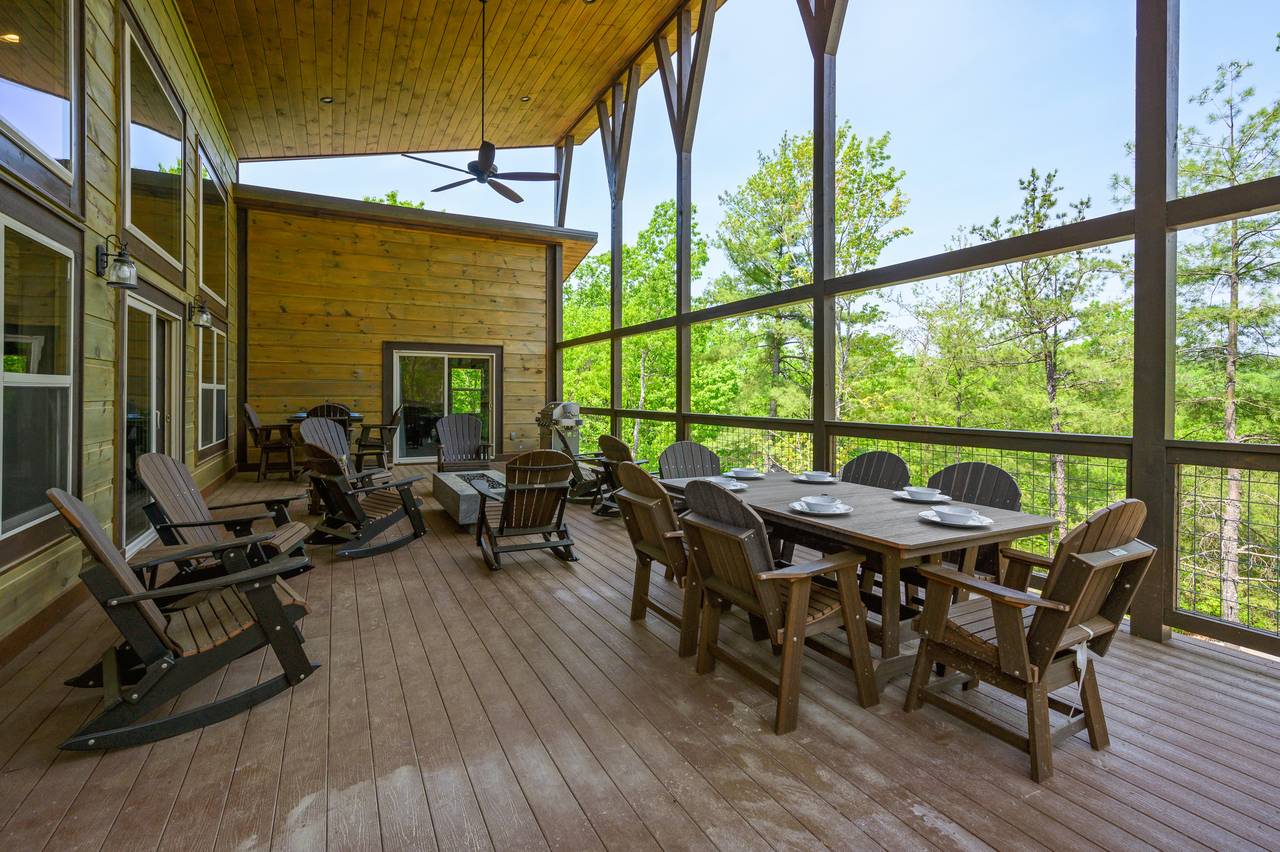 Covered Deck with Outdoor Dining Covered Deck with Outdoor Dining