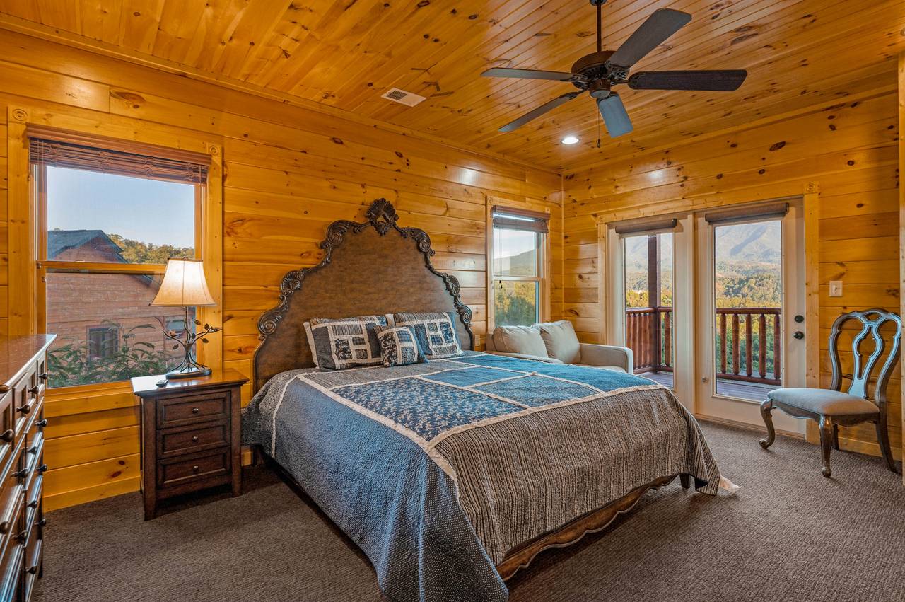 Bed 4: main level, king bed, deck entrance, TV, ensuite full bat Bed 4: main level, king bed, deck entrance, TV, ensuite full bat