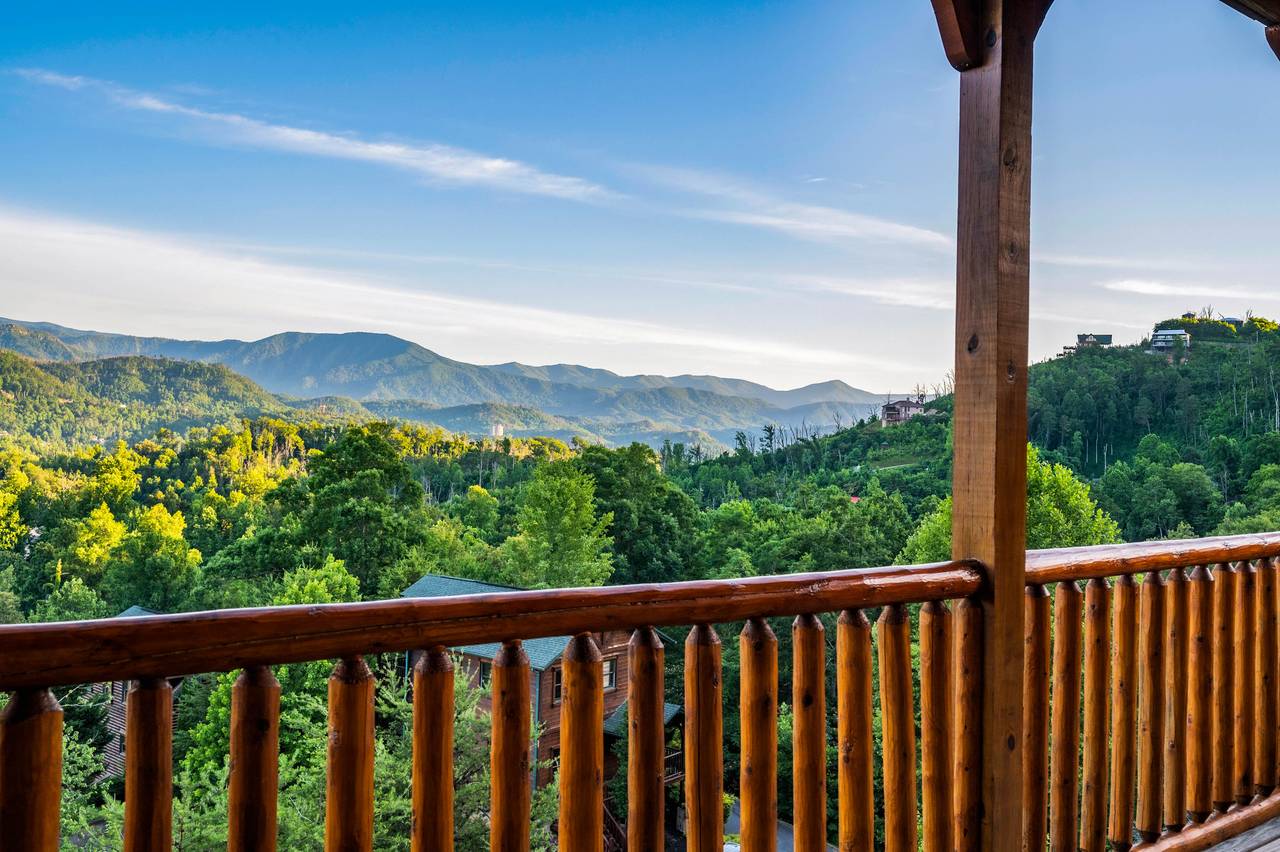Amazing views of Mount LeConte in the Smoky Mountains! Amazing views of Mount LeConte in the Smoky Mountains!