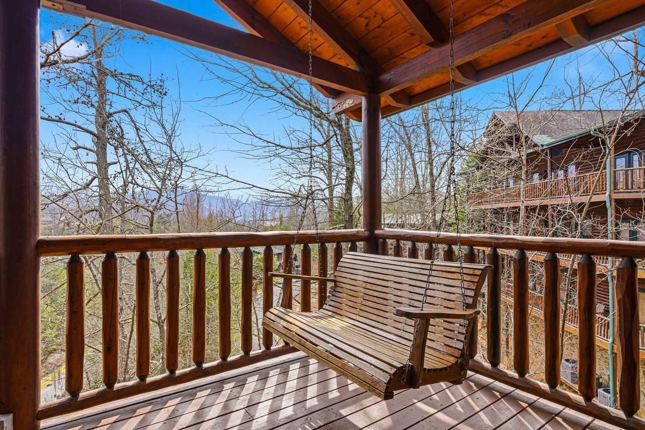 Porch swing & rocking chairs for peaceful evenings Porch swing & rocking chairs for peaceful evenings