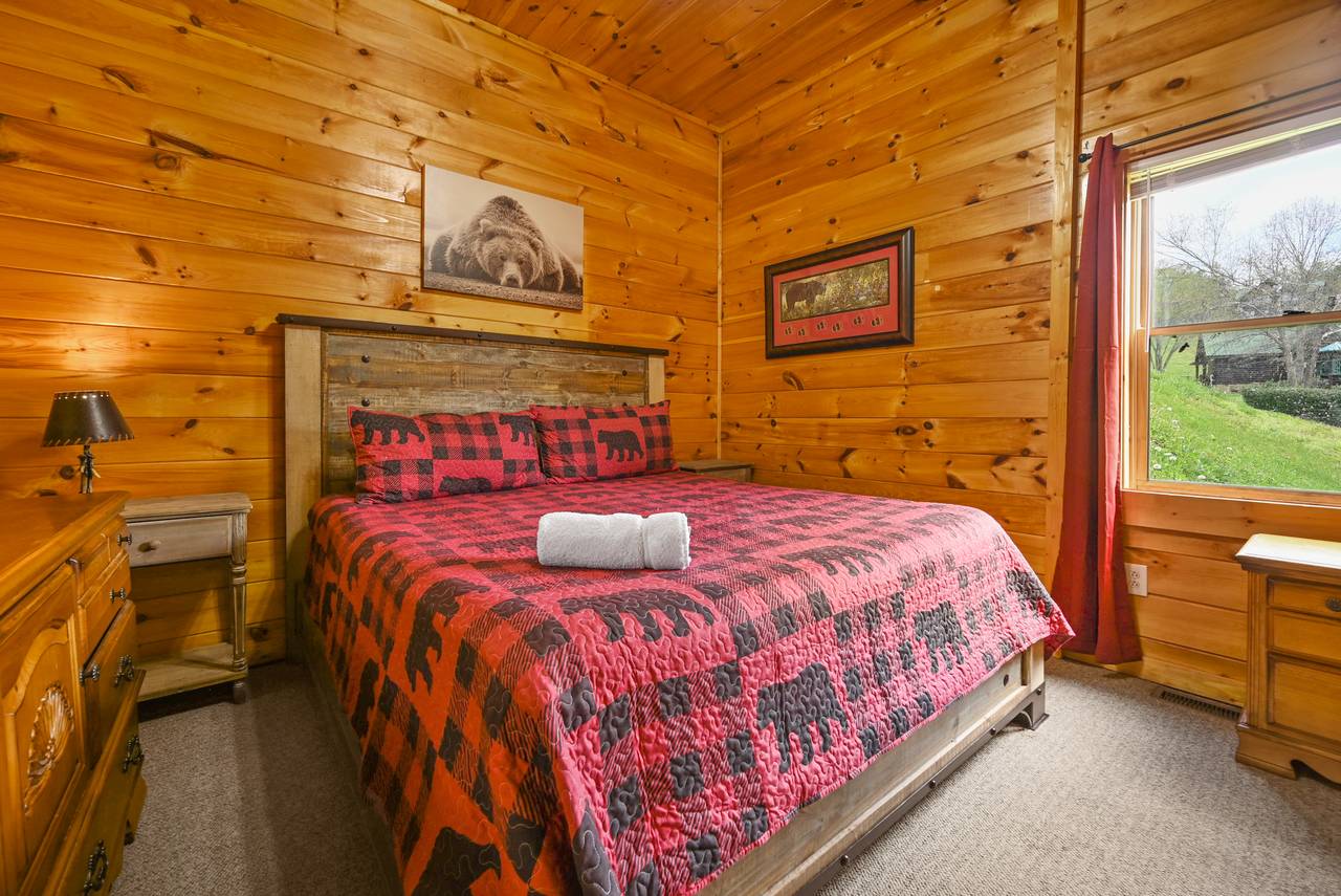 <span class="name">Bedroom 5 - Lower Level: King Bed</span> <span class="name">Bedroom 5 - Lower Level: King Bed</span>