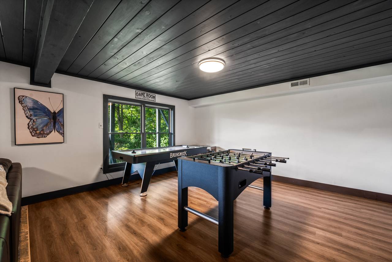 Entertainment space with multiple games Entertainment space with multiple games