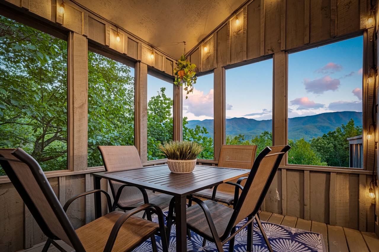 <span class="name">Screened porch with relaxing seating</span> <span class="name">Screened porch with relaxing seating</span>