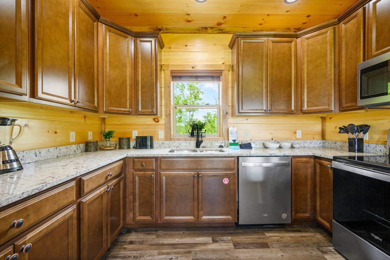 A fully equipped kitchen makes preparing meals very easy. A fully equipped kitchen makes preparing meals very easy.
