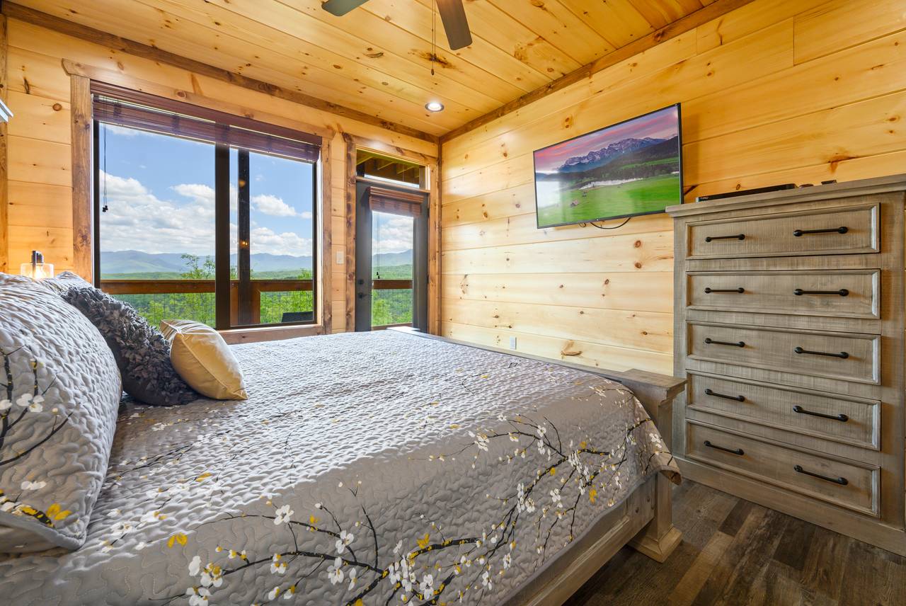 Bedroom 3 also has a flat screen tv. Bedroom 3 also has a flat screen tv.