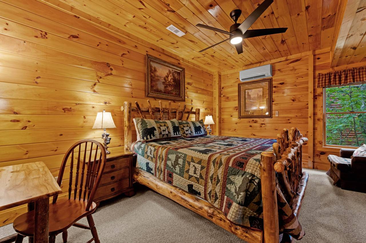 Bed 1: King with remote work station, TV, and en-suite full bath Bed 1: King with remote work station, TV, and en-suite full bath
