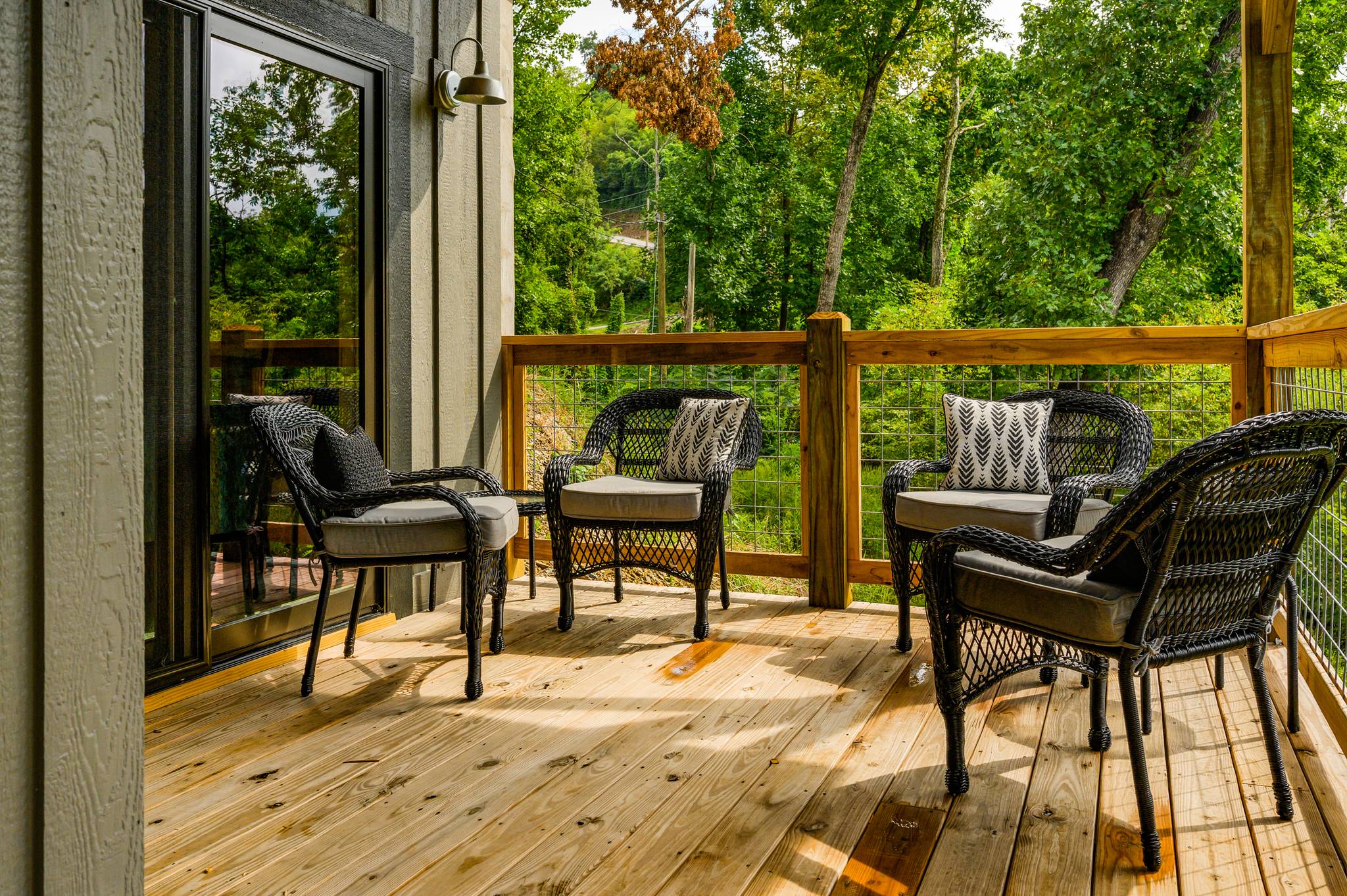 A Bear's Gatlinburg Splash Bear Tracts