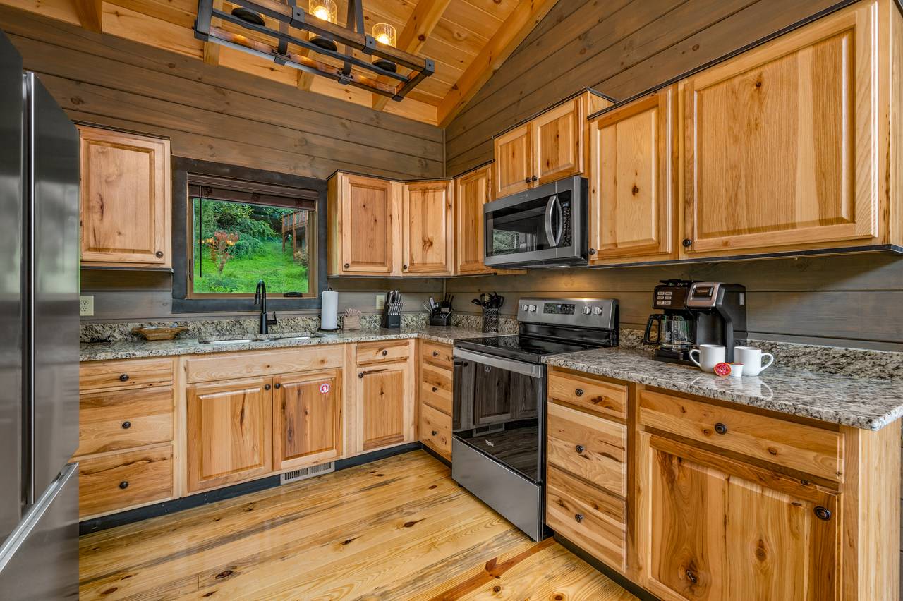 A fully equipped kitchen, perfect for preparing meals. A fully equipped kitchen, perfect for preparing meals.
