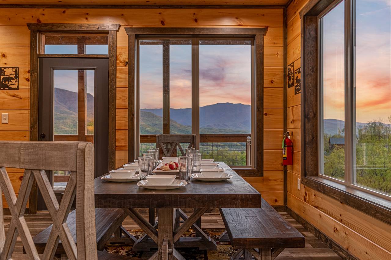 Dine every meal with views of the Smoky Mountains! Dine every meal with views of the Smoky Mountains!