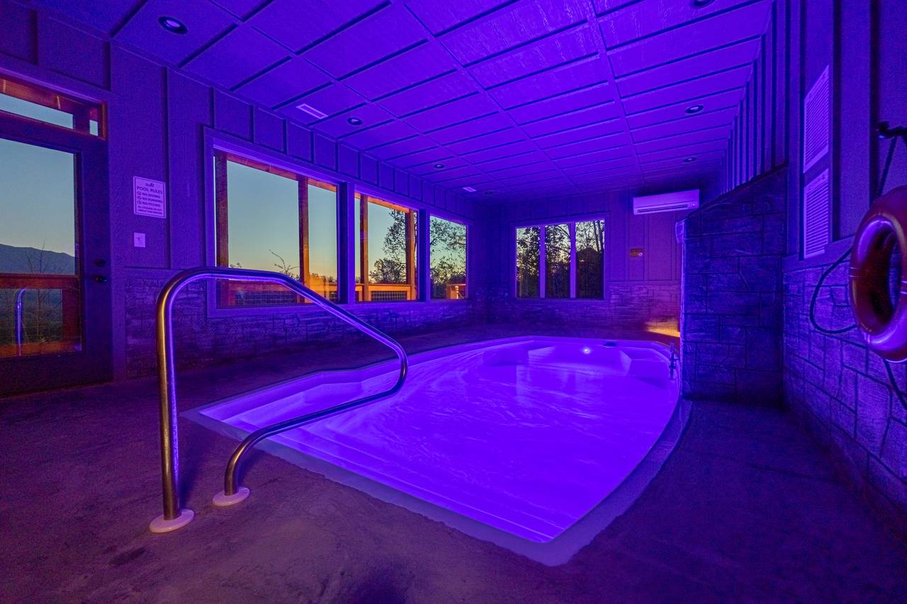 Private indoor heated pool! Private indoor heated pool!
