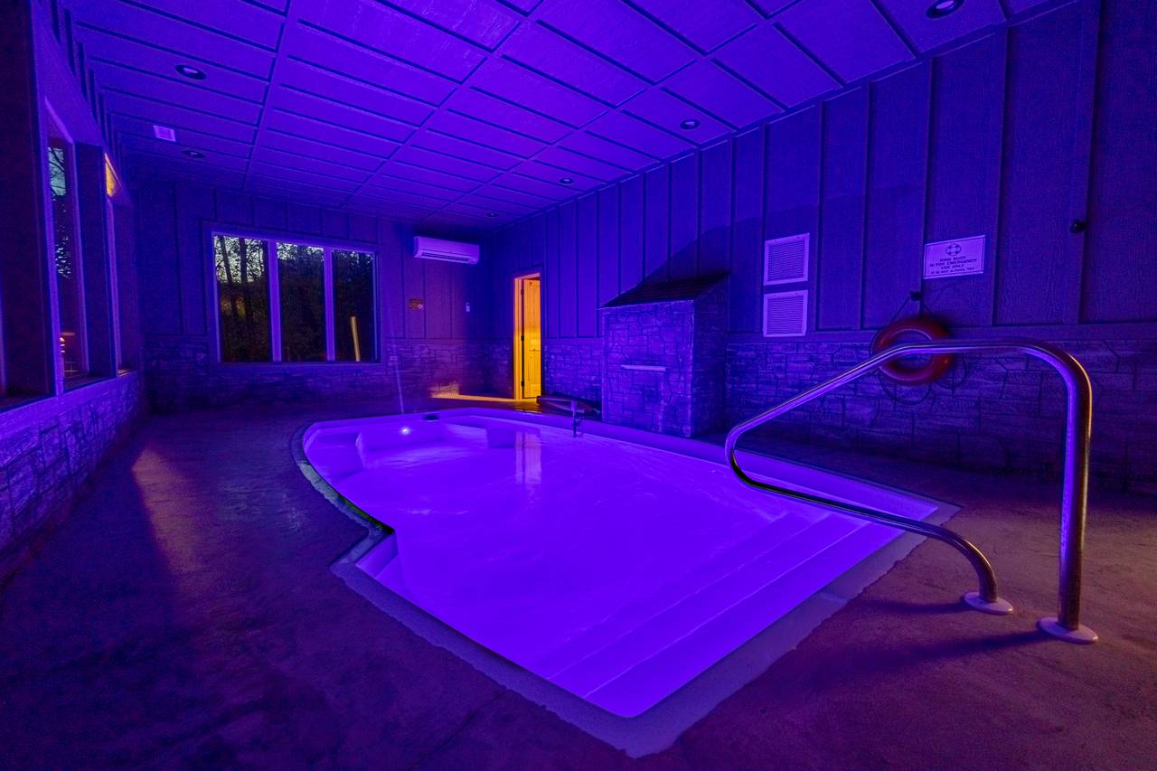 Private indoor heated pool! Private indoor heated pool!