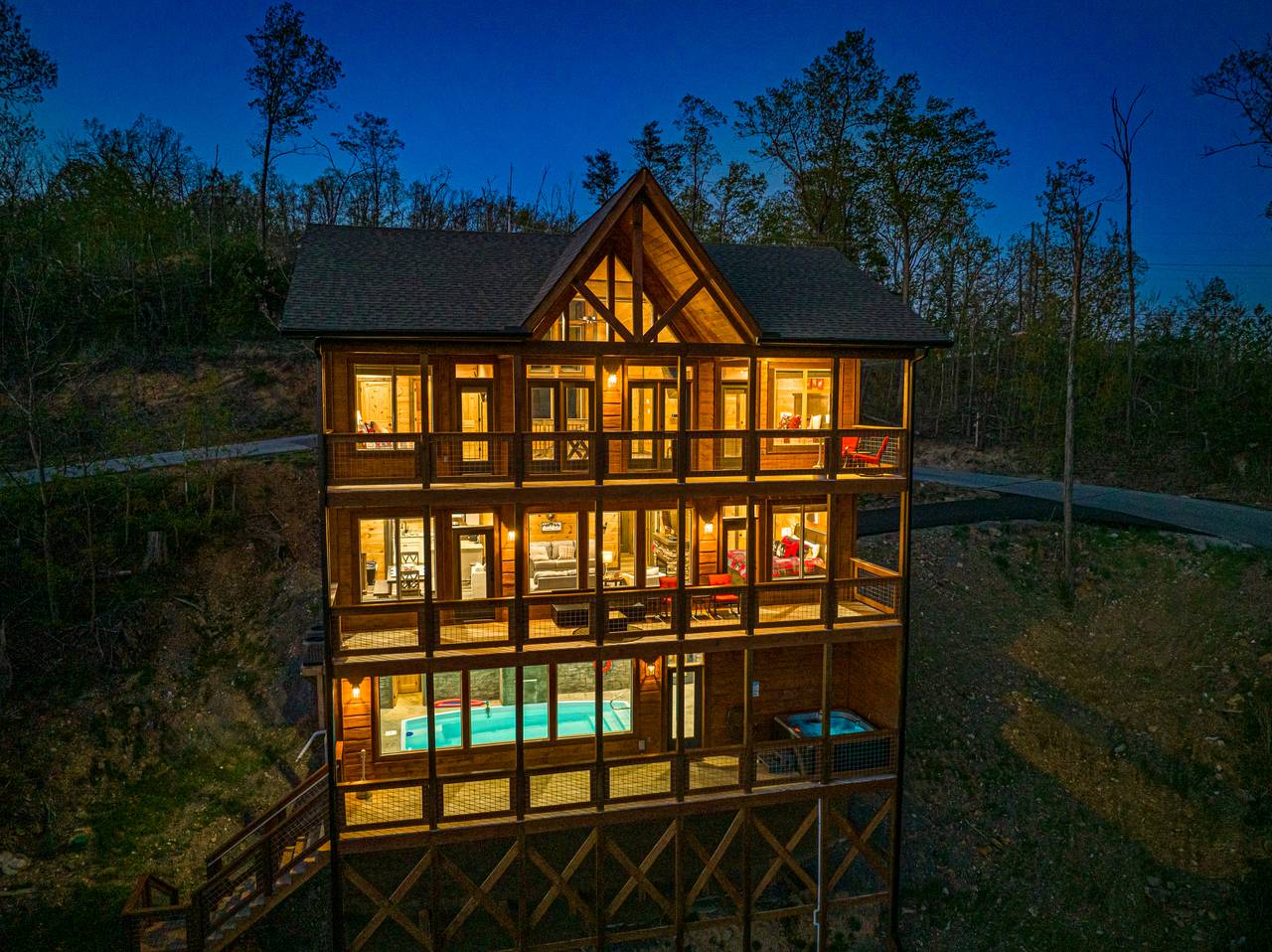 Welcome to A Bears Gatlinburg Plunge! Welcome to A Bears Gatlinburg Plunge!