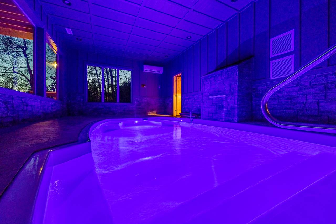 Private indoor heated pool! Private indoor heated pool!