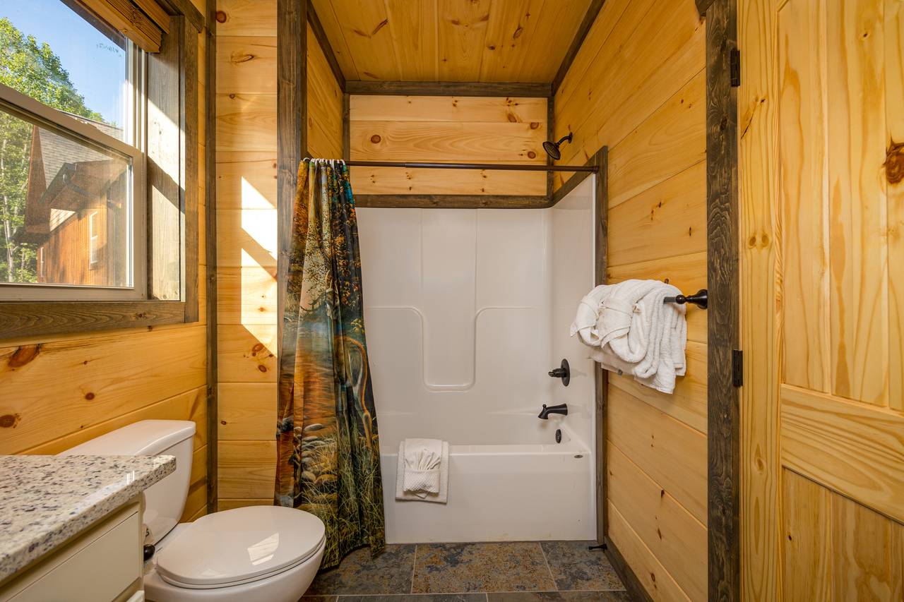 Bathroom 2: ensuite full bath with tub shower combo Bathroom 2: ensuite full bath with tub shower combo